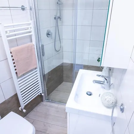 Peschiera Apartment